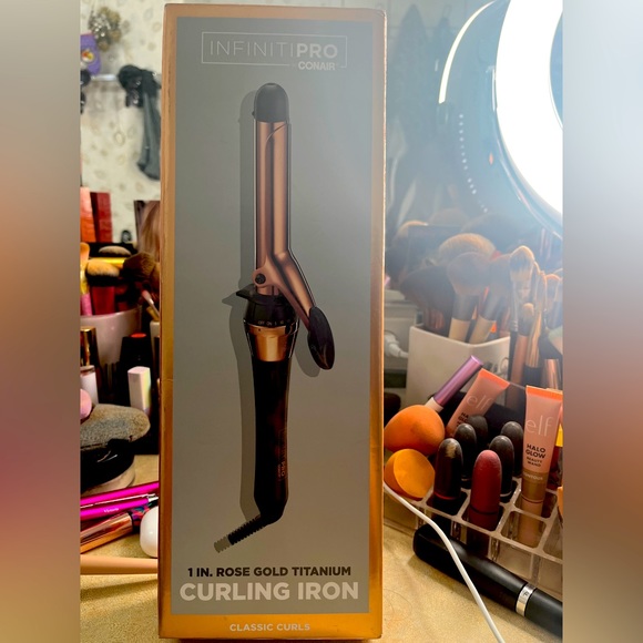 Curling iron new in box. Rose gold - Picture 1 of 3